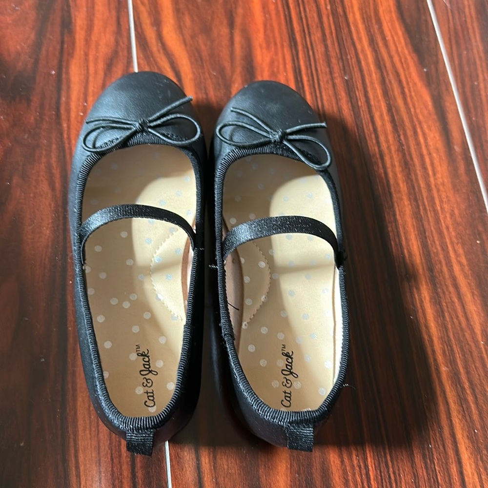 Cat and Jack girl shoes size 11
